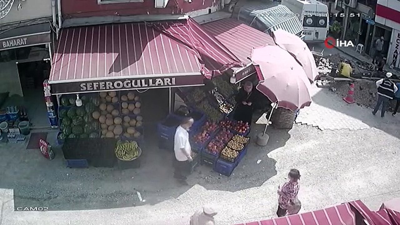 Çalışma esnasında su borusu böyle patladı