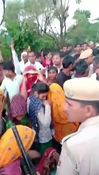 सिर पर धारदार हथियार के वार से वृद्ध की निर्मम हत्या