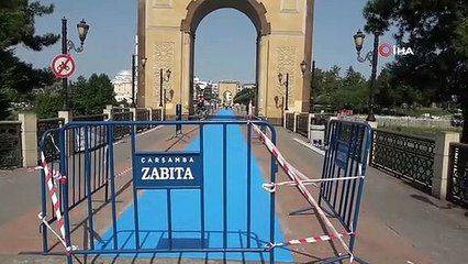 La "route bleue" vers le pont historique