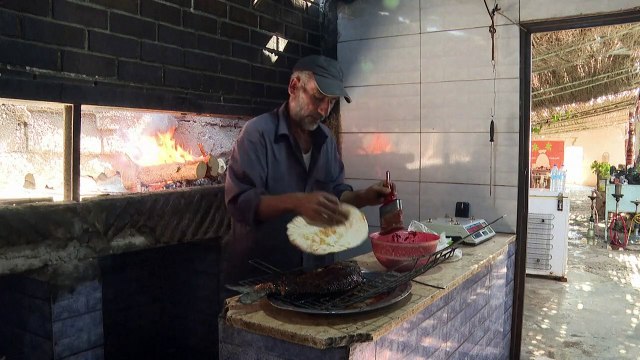 صيادو الفرات في شمال سوريا يتحسّرون على الثروة السمكية
