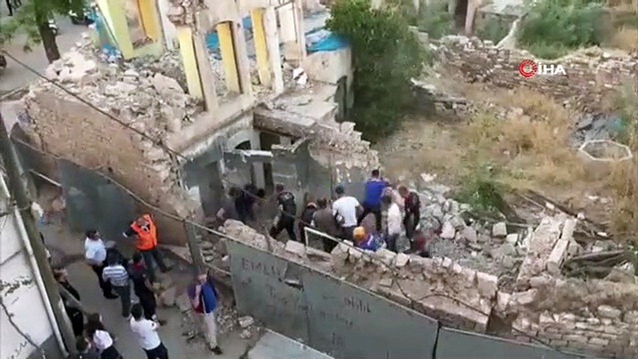 Le bâtiment, qui a été lourdement endommagé lors du tremblement de terre de Kilis, s'est effondré： 3 personnes ont été sauvées des décombres