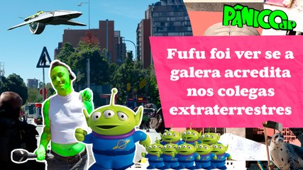 EXCLUSIVO! ET É VISTO ANDANDO COM MICROFONE NA MÃO NA AV. PAULISTA!