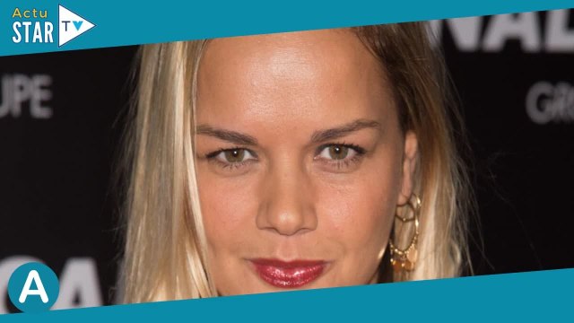 PHOTO Emilie Albertini : L'ancienne star de M6 fière en bikini zébré taille 42 , Laura Tenoudji Lau