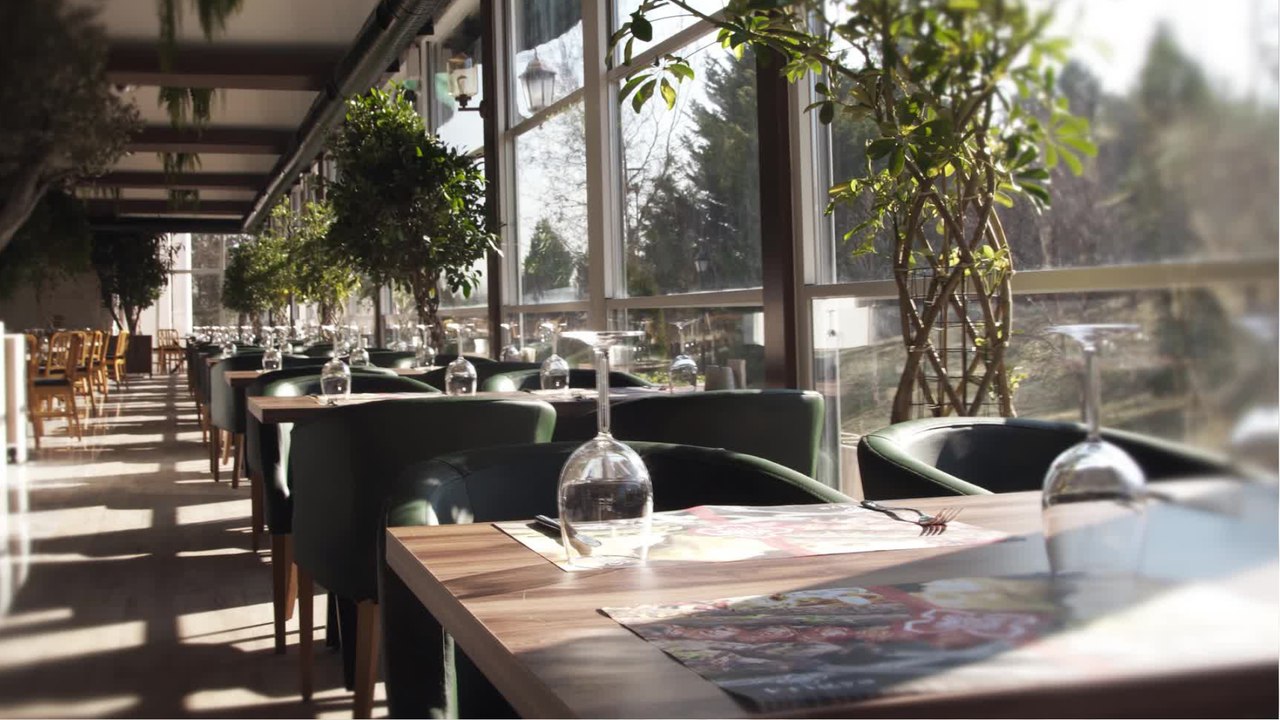 Trotz Reservierung nicht auftauchen: Das kann teuer werden