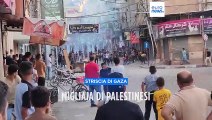 Striscia di Gaza, in migliaia protestano contro Hamas
