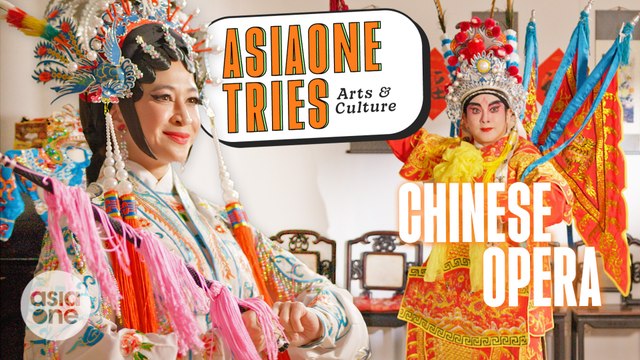 Checking out Chinese opera with Munah | AsiaOne Tries: Arts & Culture