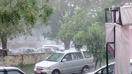 झुंझुनूं में बरसात से मौसम खुशनुमा: पहाड़ों में चले झरने