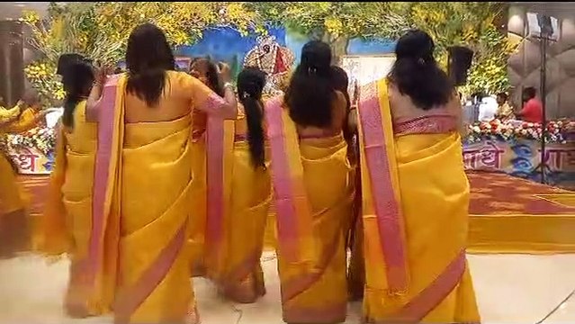 श्रद्धालुओं ने लगाई भक्ति की गंगा में डुबकी