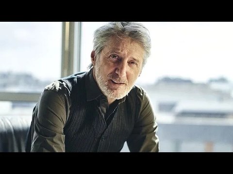 Antoine de Caunes en deuil et dévasté, il annonce le décès de la mère de sa fille