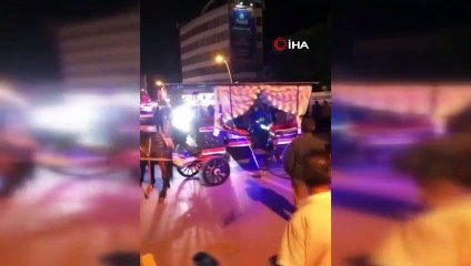 À Erzurum, les chauffeurs de calèche ont bloqué la route, tout s'est transformé en zone de guerre.