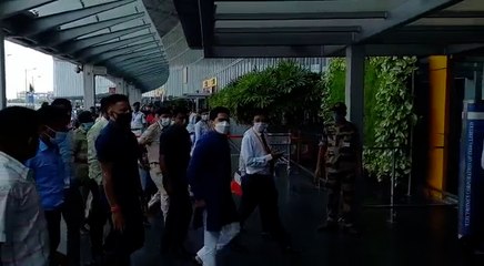 অভিষেক কি পালিয়ে গেলেন আমেরিকা? বিদেশ সফর ঘিরে রাজনৈতিক তরজা  | Oneindia Bengali