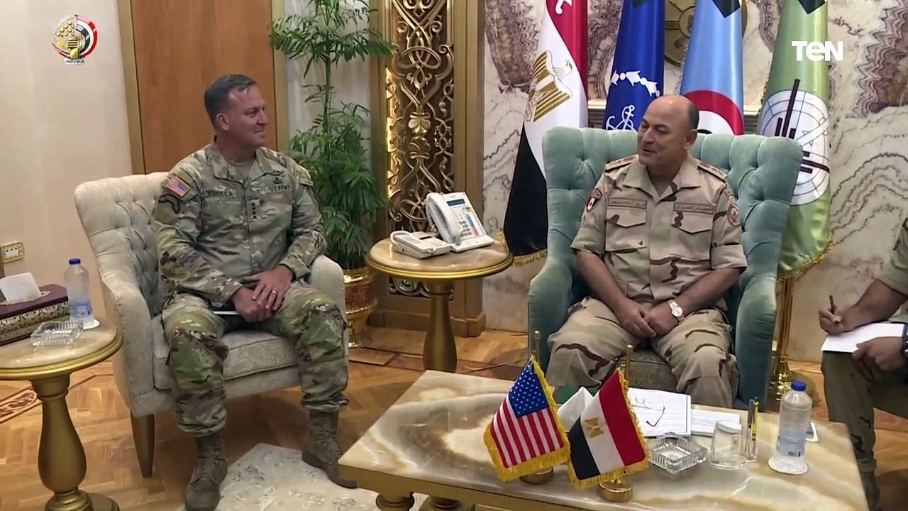 الفريق أسامة عسكر رئيس أركان حرب القوات المسلحة يلتقى قائد القيادة المركزية الأمريكية