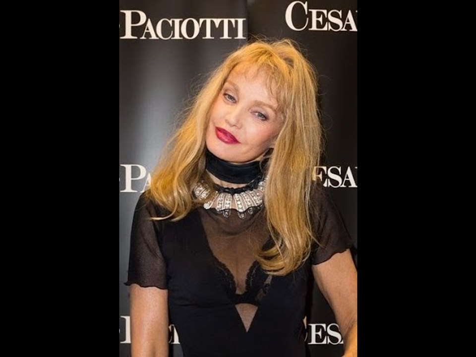 Arielle Dombasle : pourquoi ne voulait-elle pas avoir d’enfant ?