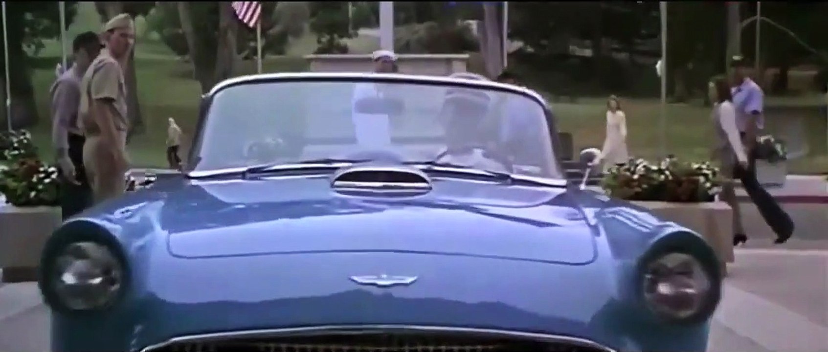 Y a-t-il un commandant pour sauver la Navy ? Bande-annonce (EN)