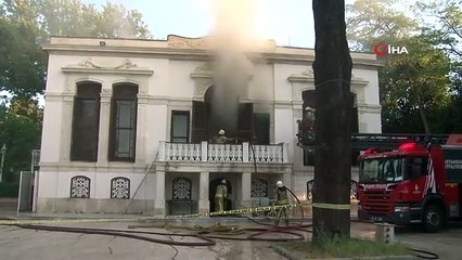 Beşiktaş Yıldız Parkı'nda tarihi köşkte yangın çıktı