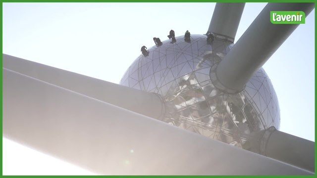 Depuis 20 ans, ils nettoient chaque été les boules de l’Atomium