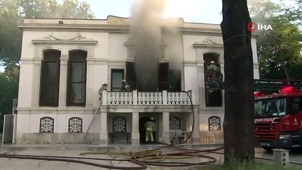 Beşiktaş Yıldız Parkı’nda restoran olarak kullanılan tarihi köşkte yangın