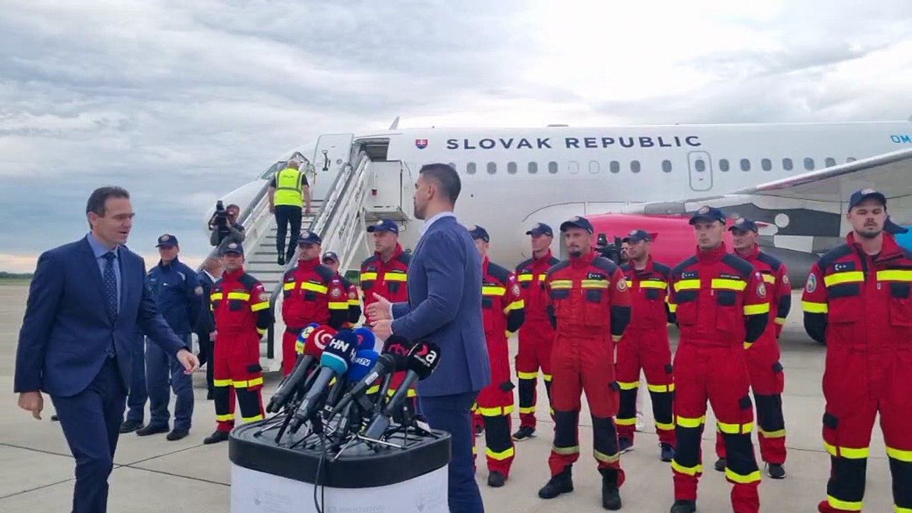 ZÁZNAM: Do Grécka odcestovala druhá skupina hasičov, premiér ocenil ich odvahu
