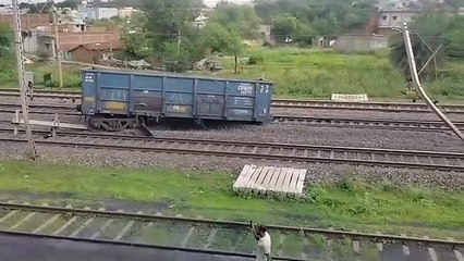 Goods train fell from Dhadam after passing 49 coaches, 8 coaches inclu
