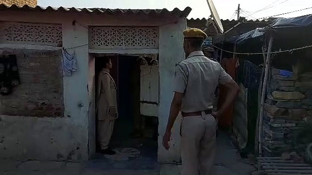 Video :  घर में घुसकर सोने चांदी के गहने व नकदी...