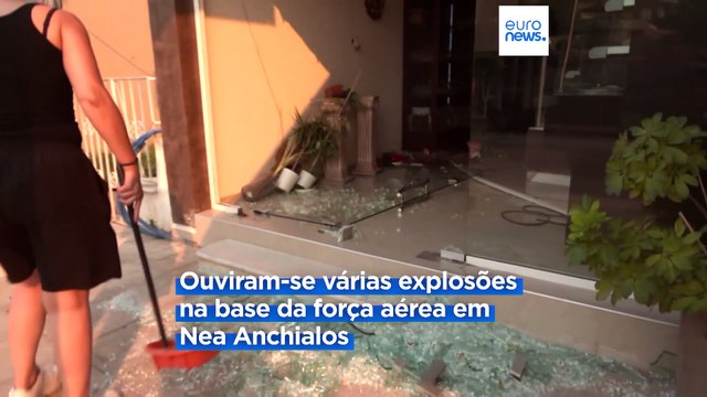 Incêndios florestais na Grécia causam explosões em depósito de munições