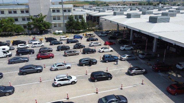 Bir ayda Avrupa’dan arabayla gurbetçi sayısı belli oldu