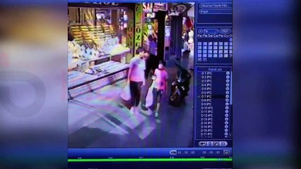 Çarşı merkezinde yan bakma kavgası