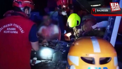 Balıkesir'de otobüs, beton mikserine çarptı
