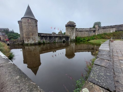 fougeres-le-nancon-fait-a-nouveau-le-tour-du-chateau