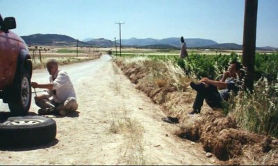 ΕΝΑΣ ΚΙ ΕΝΑΣ (2000)