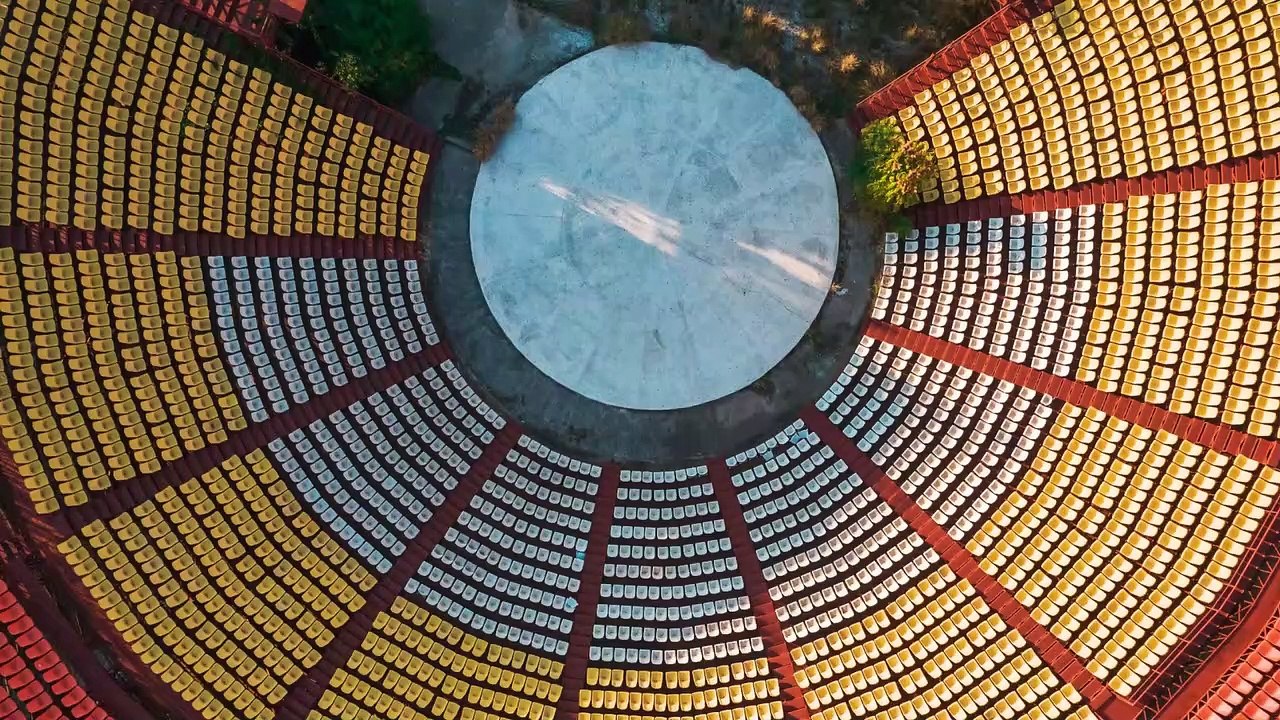 Des archéologues ont retrouvé un théâtre antique vieux de 2000 ans à Rome