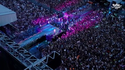 Ice Spice chante "Deli" en live