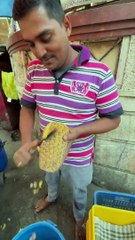 Mumbai Man Next Level Pineapple Cutting Skills _ Indian Street Food _ #shorts #youtubeshorts