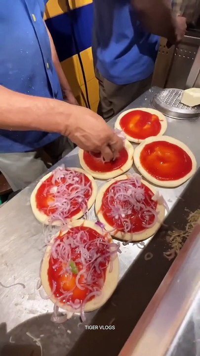 Mumbai Super Vegetable Cheese Pizza Cheese Pizza Indian Street Food  #shorts #short