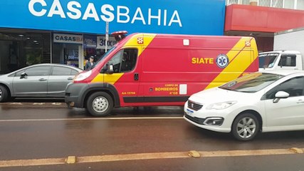 Mulher sofre desmaio e é socorrida pelo Siate