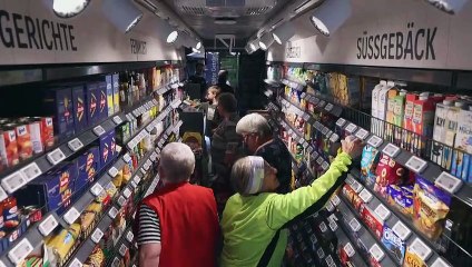 حافلة سوبرماركت تجول على قرى ألمانية نائية