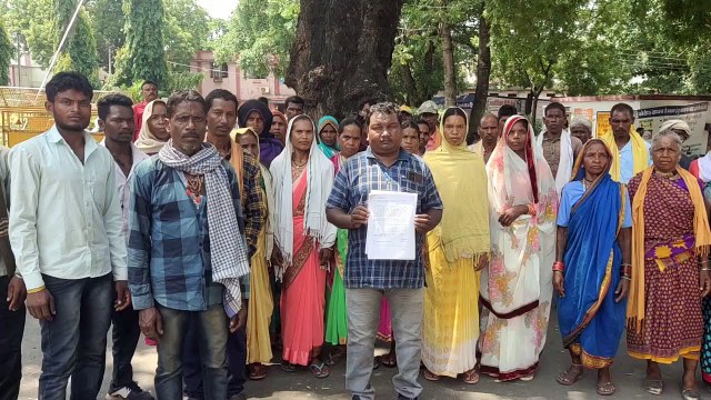 video story- धनौरा के ग्रामीण विधानसभा चुनाव का करेंगे बहिष्कार