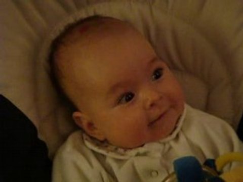 4 mois premier fou rire