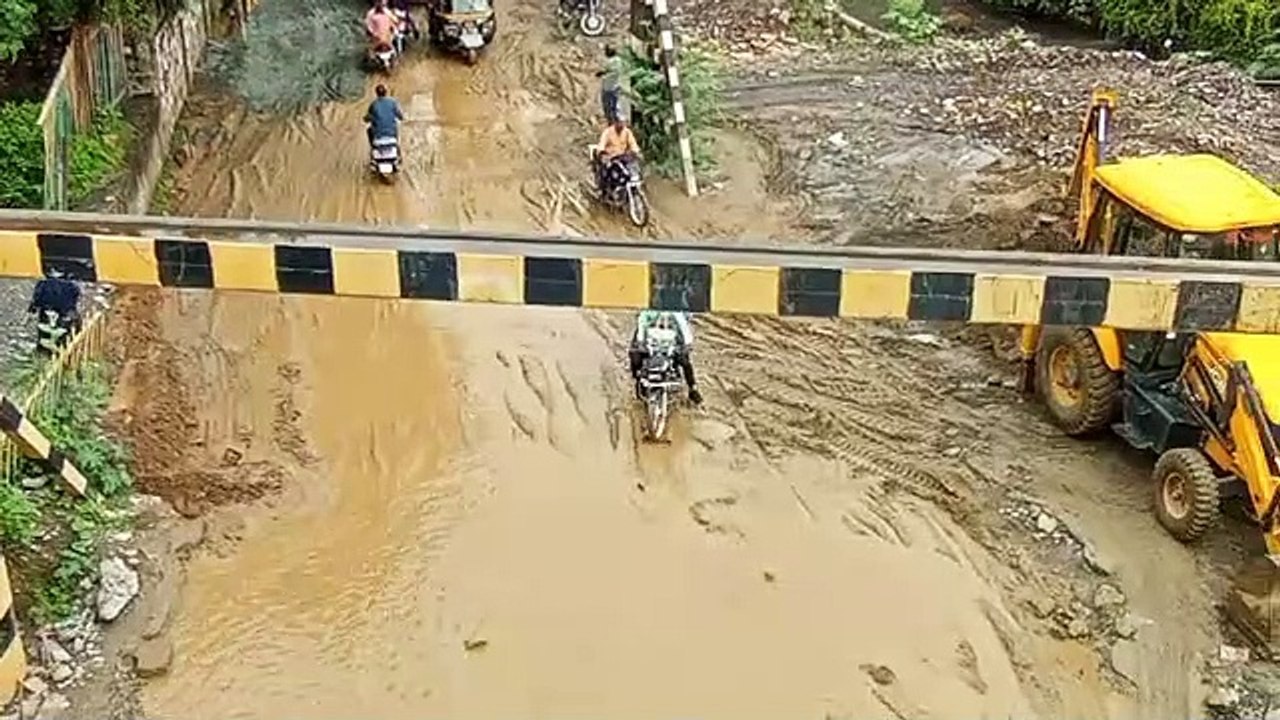 पांच घंटे में बरसे 18 मिमी पानी ने खोल दी व्यवस...