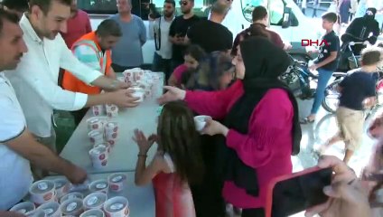 KİLİS'TE 5 BİN KİŞİYE AŞURE DAĞITILDI