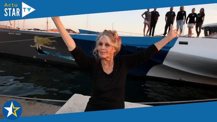 Brigitte Bardot, au naturel en robe d'été : doux moment avec sa grande amie très célèbre dévoilé