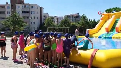 Okul bahçeleri havuzlarla şenlendi