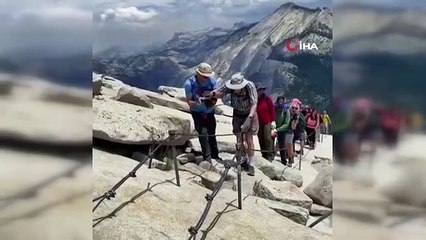 Un Américain de 93 ans a gravi la colline de 8 800 pieds de haut