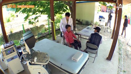 이렇게 심한 오십견 환자는 처음이네요(T_T) 어르신의 어깨 상태에 당황한 원장님!