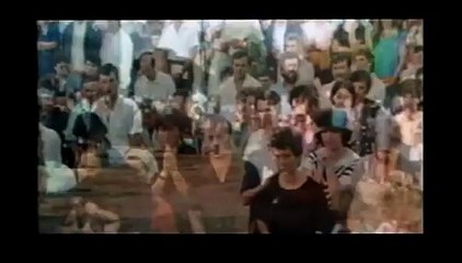 Un cadavre sur le campus Bande-annonce (EN)