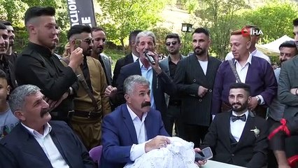 Şırnak'ta binlerce kişinin katıldığı aşiret düğününde 40 koyun kesildi, 1 buçuk milyon para ve 1 kilo altın takıldı
