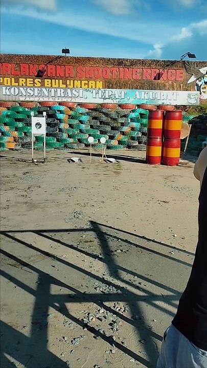 Shot with glock 17