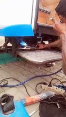 Ngelas Tangga Bus Medium yang Keropos