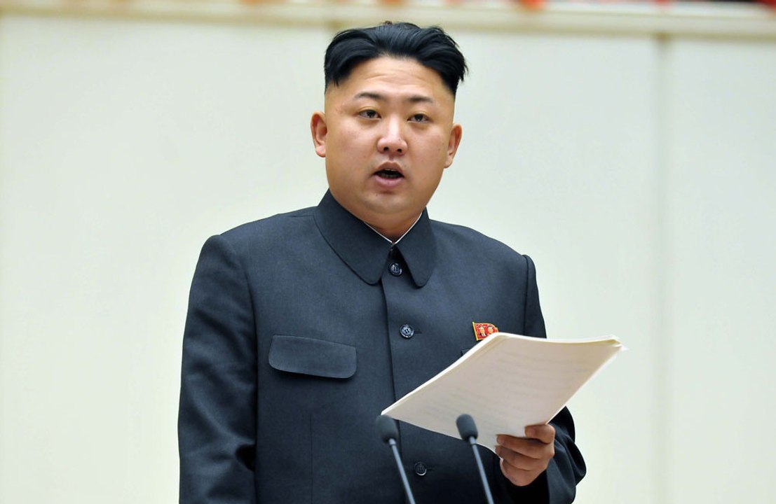 Kim Jong-un zeigt Sergei Schoigu Nordkoreas Militärarsenal