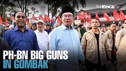 NEWS: Anwar joins procession in Gombak